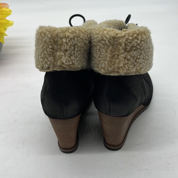 Caslon Black Suede Wedge Ankle Bootie with Faux fur lining Sz 10. BAB2516H - Picture 4 of 8